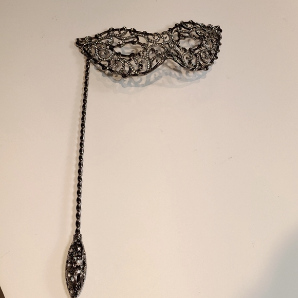 Swarovski crystal mask with side holder - STUNNING! - Picture 3 of 15